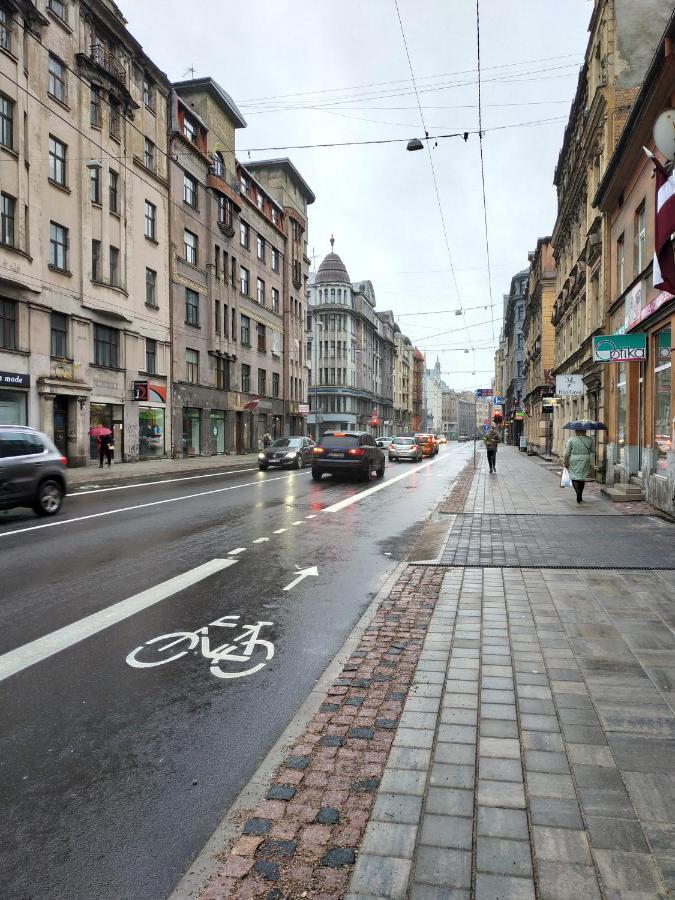 Tiny Non-Smoking Caka & Free Parking Apartment Riga Luaran gambar