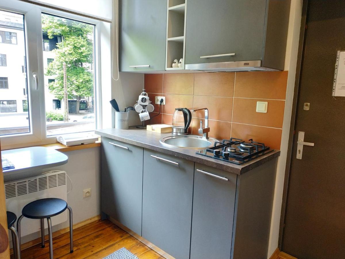 Tiny Non-Smoking Caka & Free Parking Apartment Riga Luaran gambar