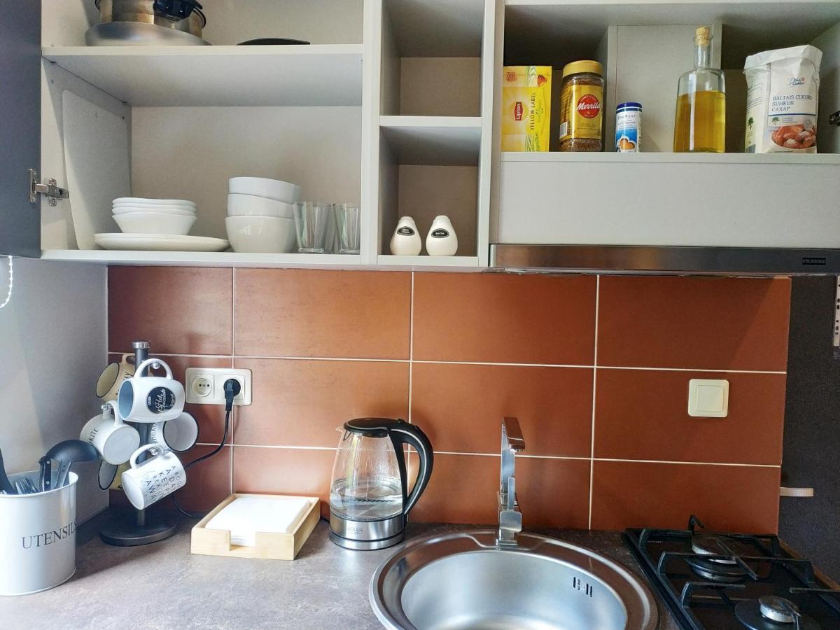 Tiny Non-Smoking Caka & Free Parking Apartment Riga Luaran gambar