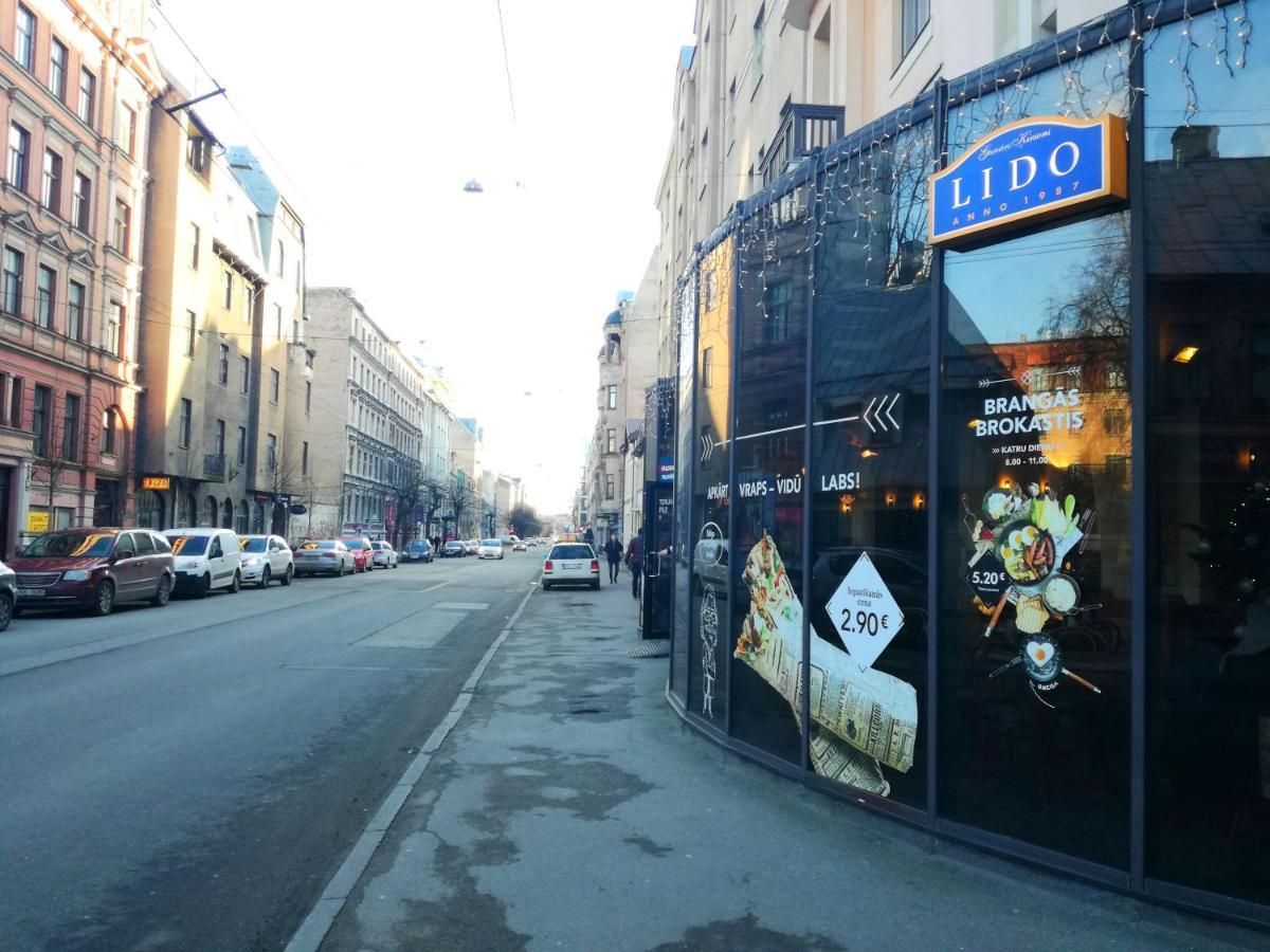 Tiny Non-Smoking Caka & Free Parking Apartment Riga Luaran gambar