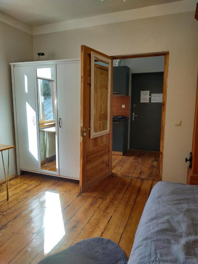 Tiny Non-Smoking Caka & Free Parking Apartment Riga Luaran gambar